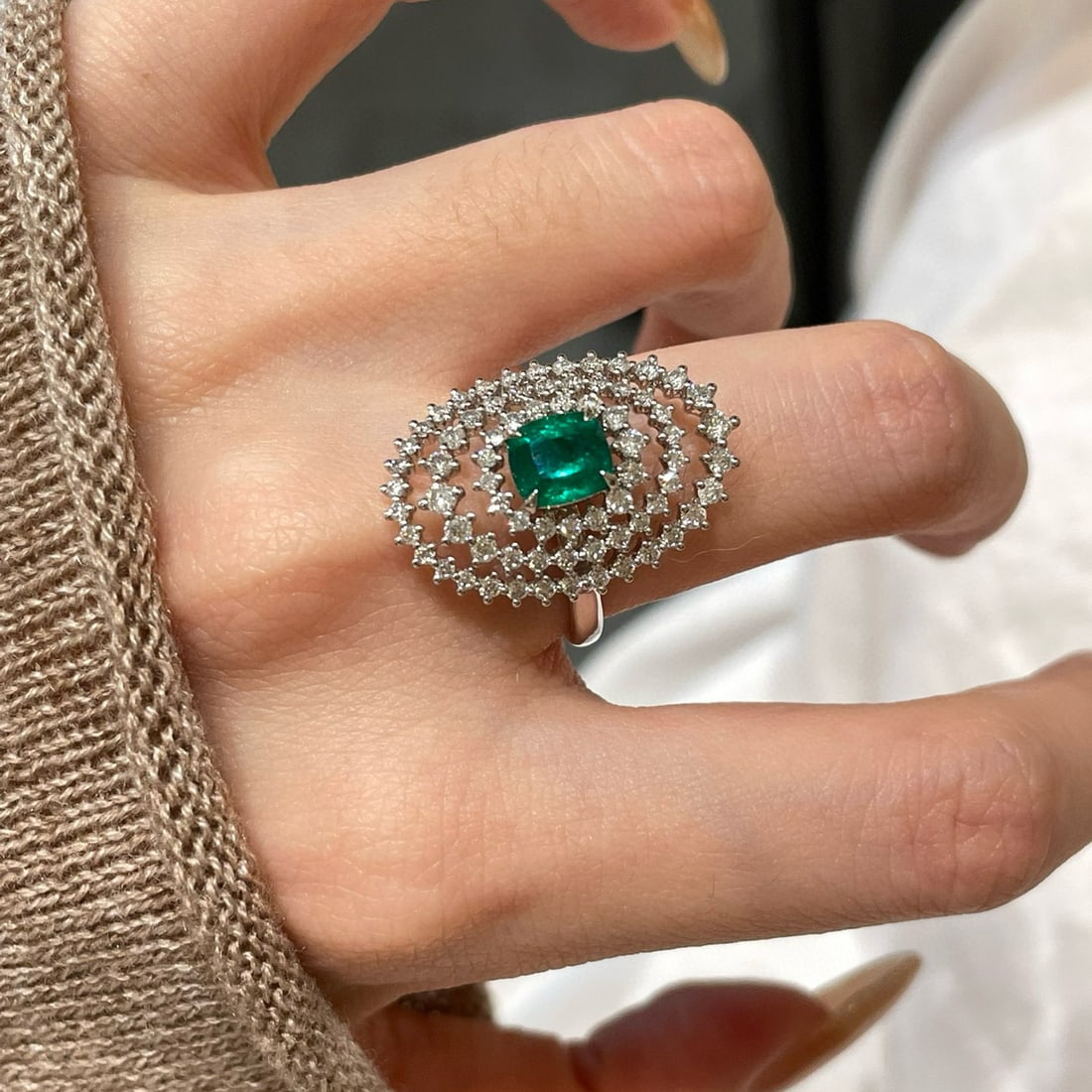 14k Gold 1.2 Ct Vivid Green Natural Emerald & Diamond Ring - 6