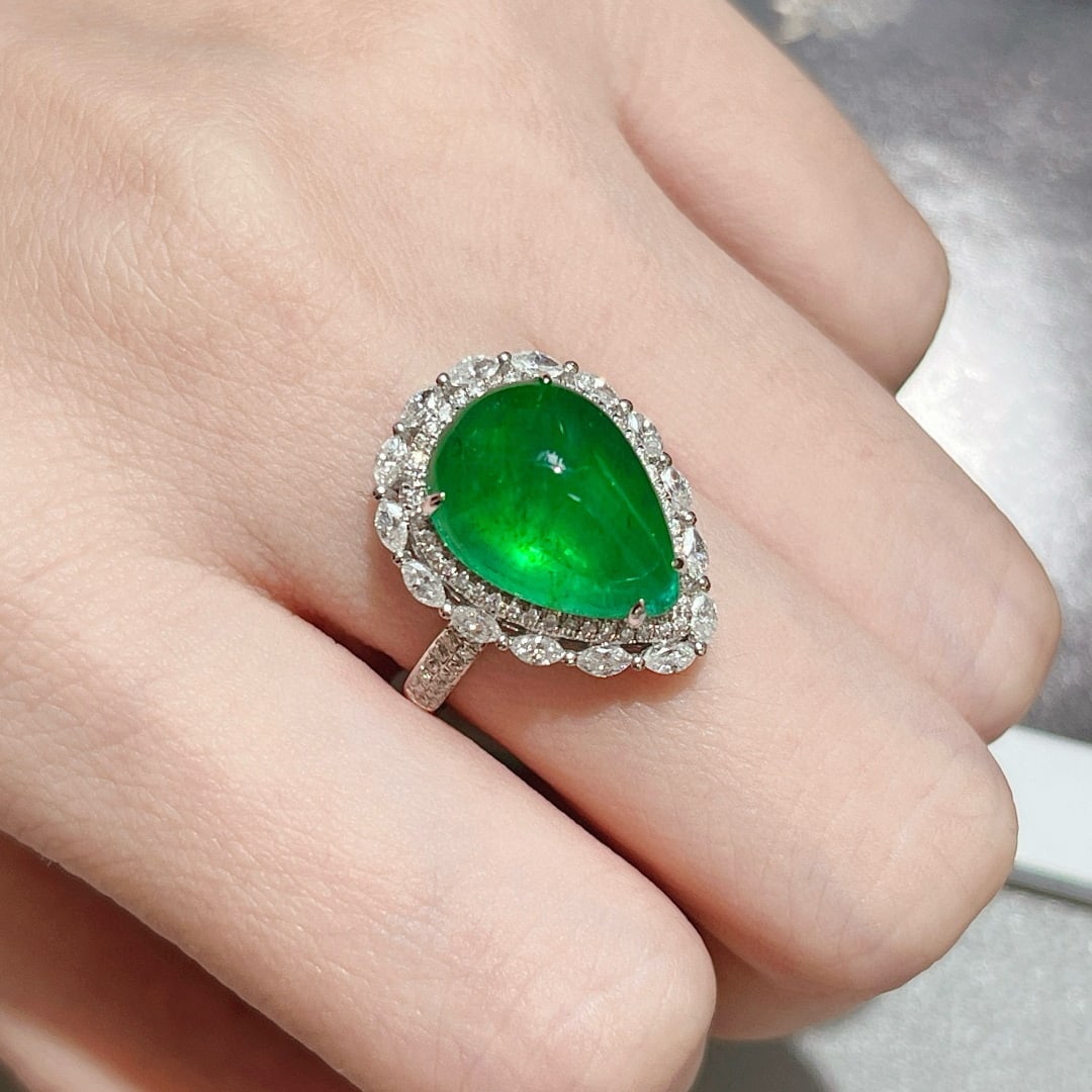14k Gold 8.34 Ctw Vivid Green Natural Emerald & Diamond Ring - 7
