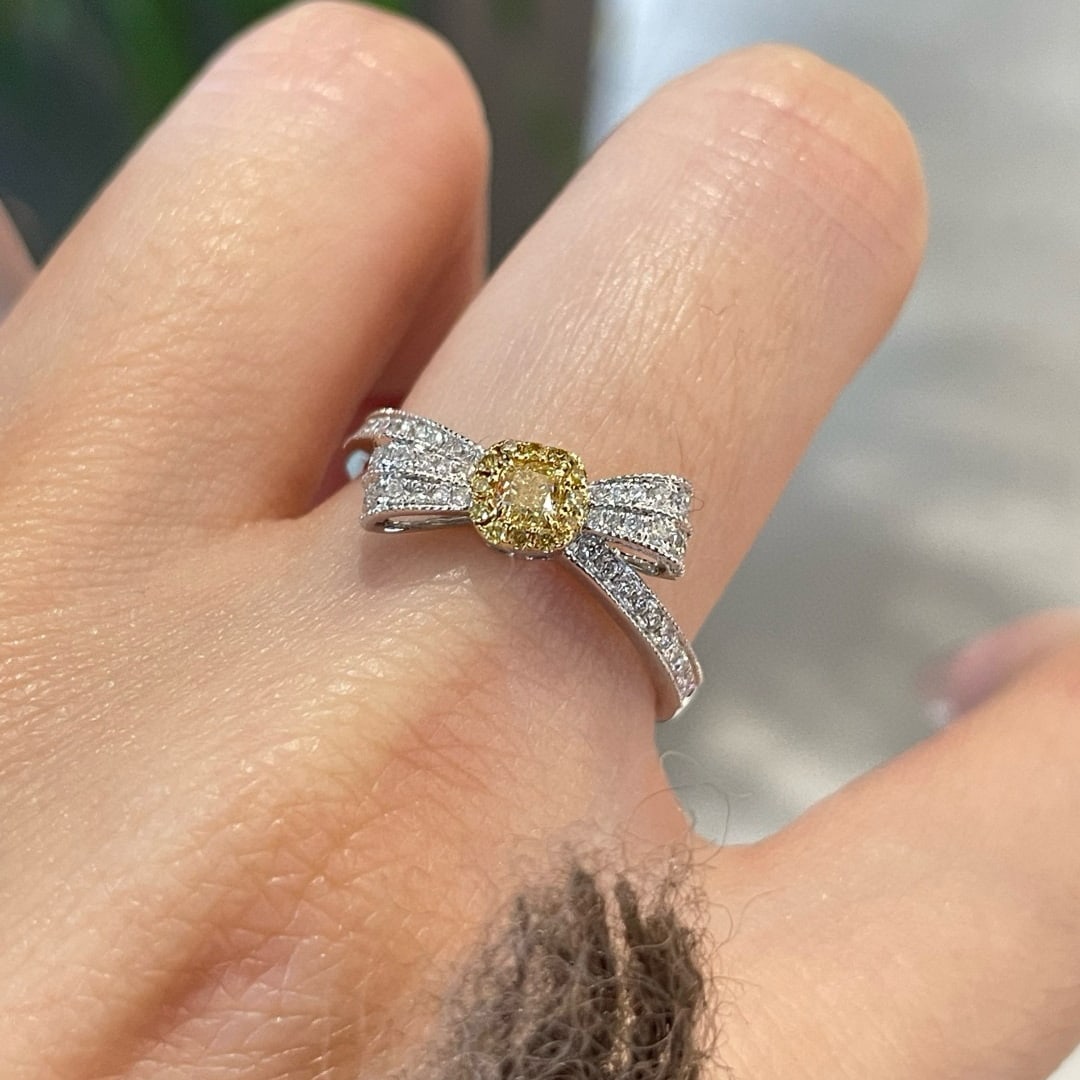 14k Gold 0.38 Ct Natural Color Diamond Ring - 7