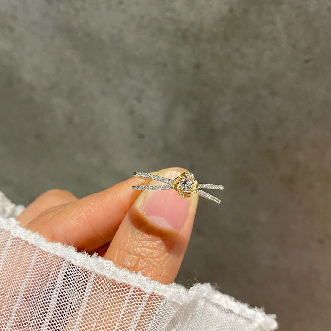 14k Gold 0.3 Ct Natural H Diamond Ring: Ref:231076358 // gold content:14k gold // ring size:7. 25us // // main gemstone:diamond // shape:round // carat weight:0. 3ct // clarity grade:vs-si // color:h // treatment:natural // cut grade:g //