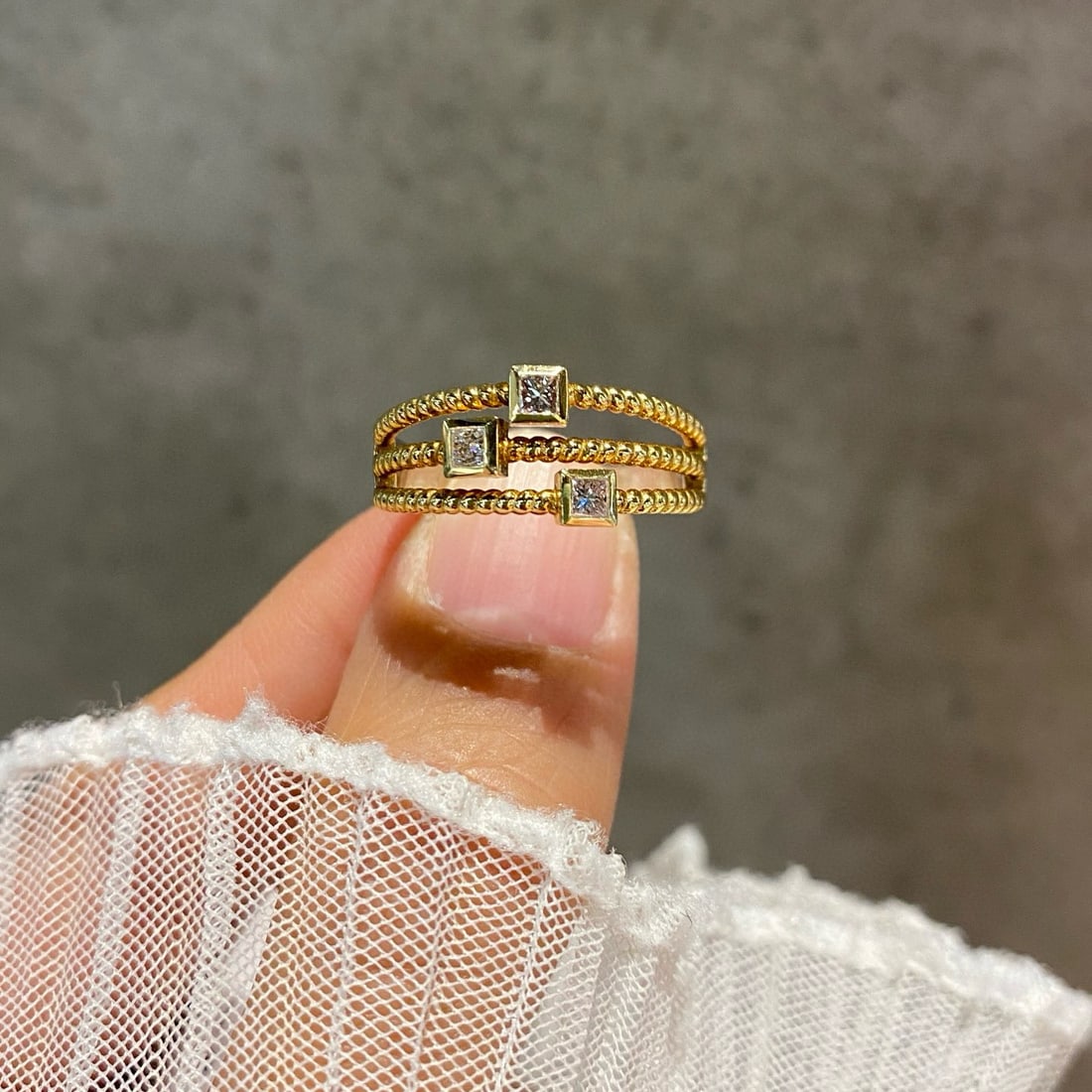 14k Gold 0.6 Ct Natural H Diamond Ring: Ref:231076359 // gold content:14k gold // ring size:7. 25us // // main gemstone:diamond // shape:princess // carat weight:0. 6ct // clarity grade:vs-si // color:h // treatment:natural // Condition: