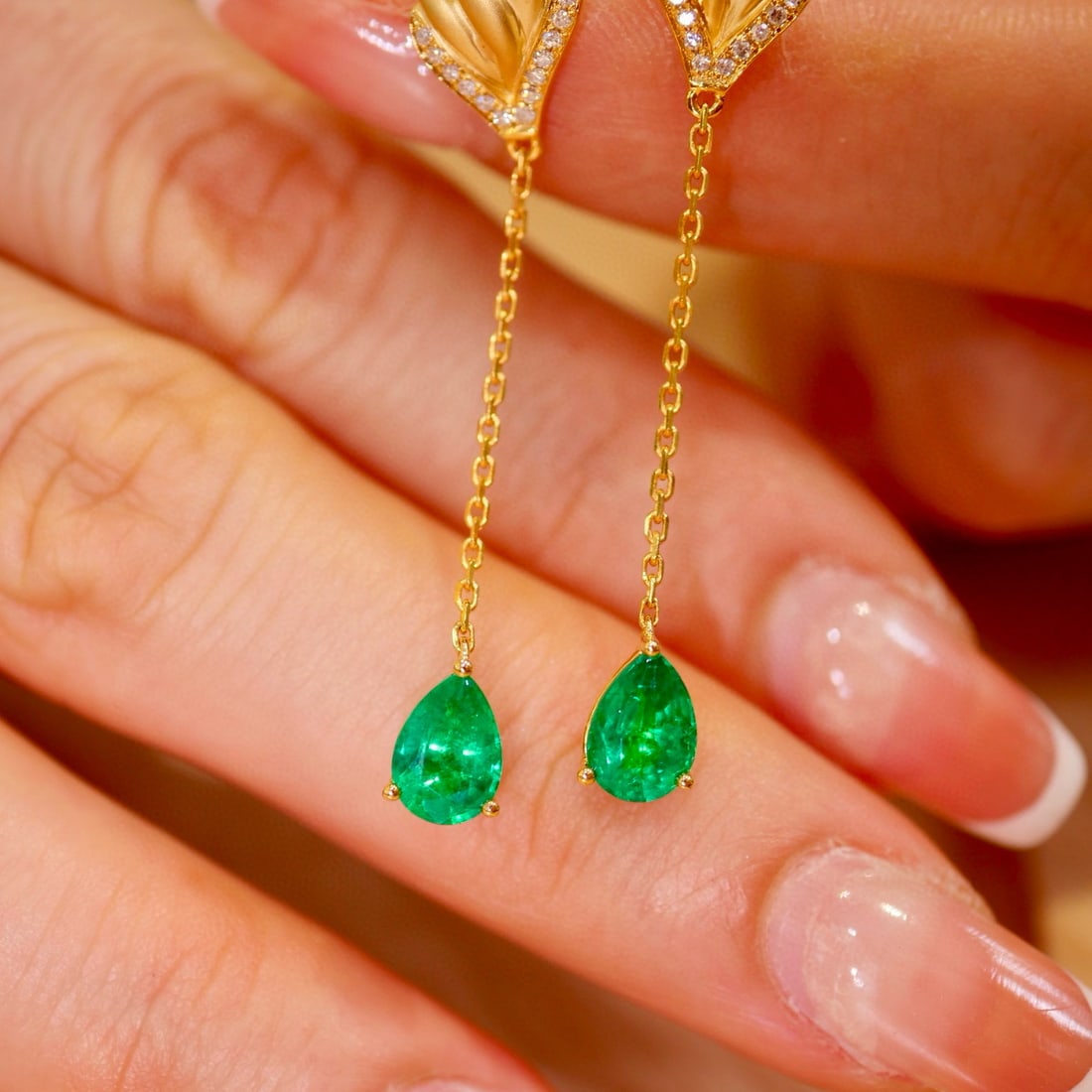 14k Gold 1.50 Ctw Vivid Green Natural Emerald & Diamond Earrings - 4