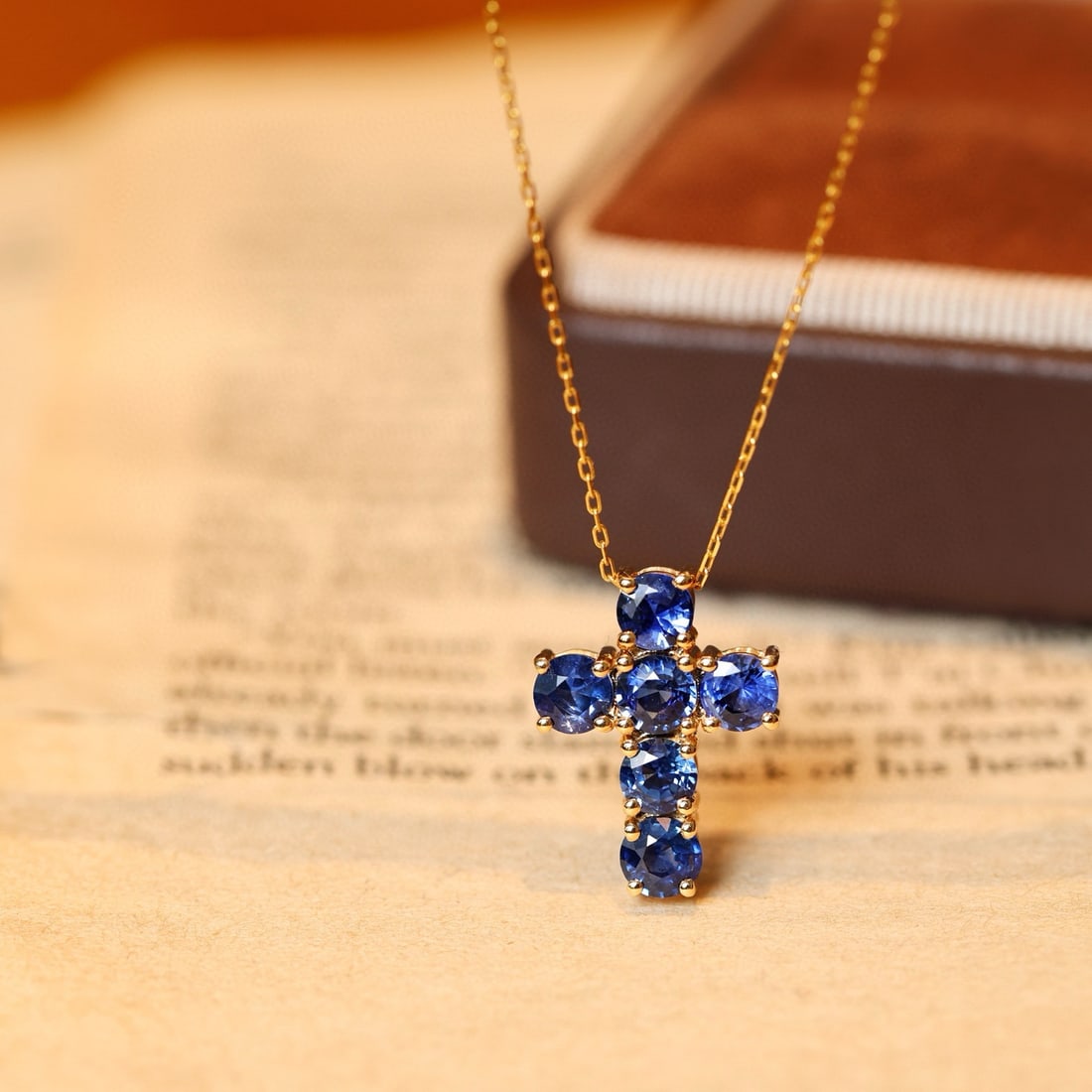 14k Gold 2 Ct Natural Sapphire Pendant( Without Chain ): Ref:231076403 // gold content:14k gold // main gemstone:sapphire // shape:round // carat weight:2ct // color:blue // treatment:natural // cut grade:g // High Estimate: 5000 Condition: New Low