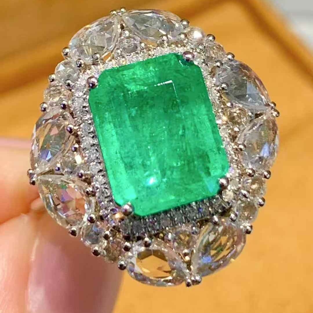 14k Gold 3.3 Ct Natural Emerald & Diamond & Sapphire Ring - 3