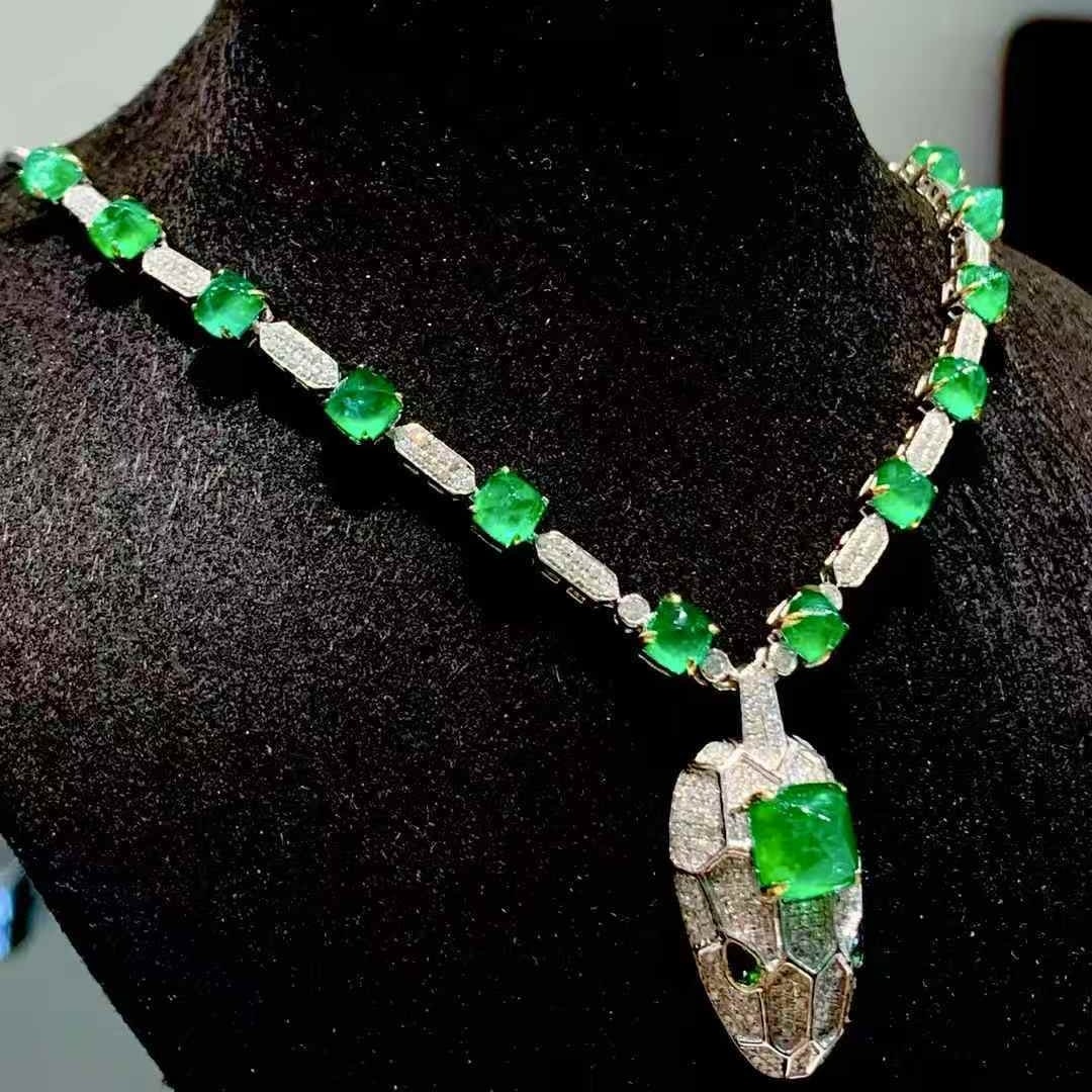 14k Gold 8 Ct Natural Emerald & Diamond Necklace - 2