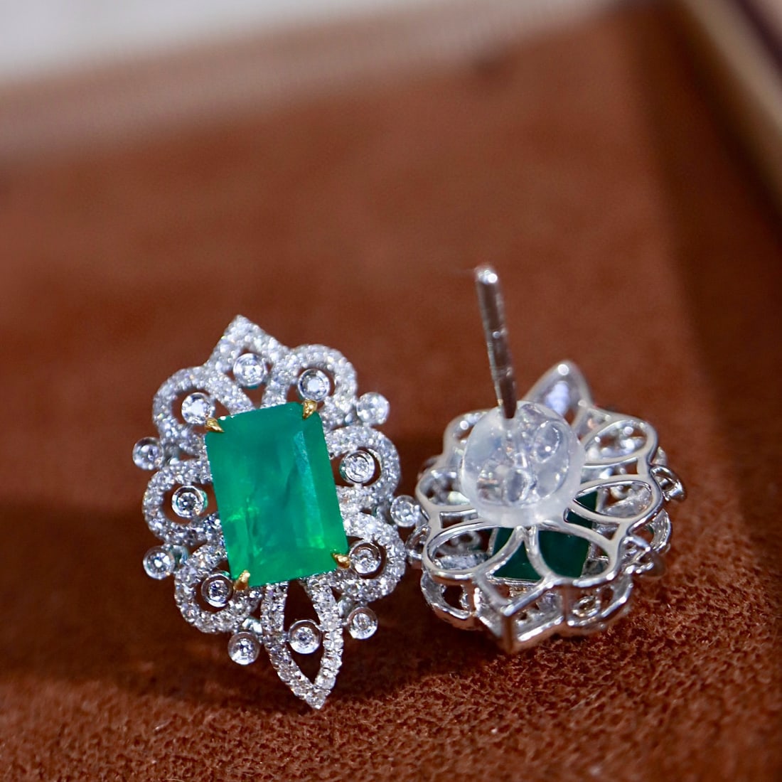 14k Gold 2.29 Ctw Natural Emerald & Diamond Earrings - 4