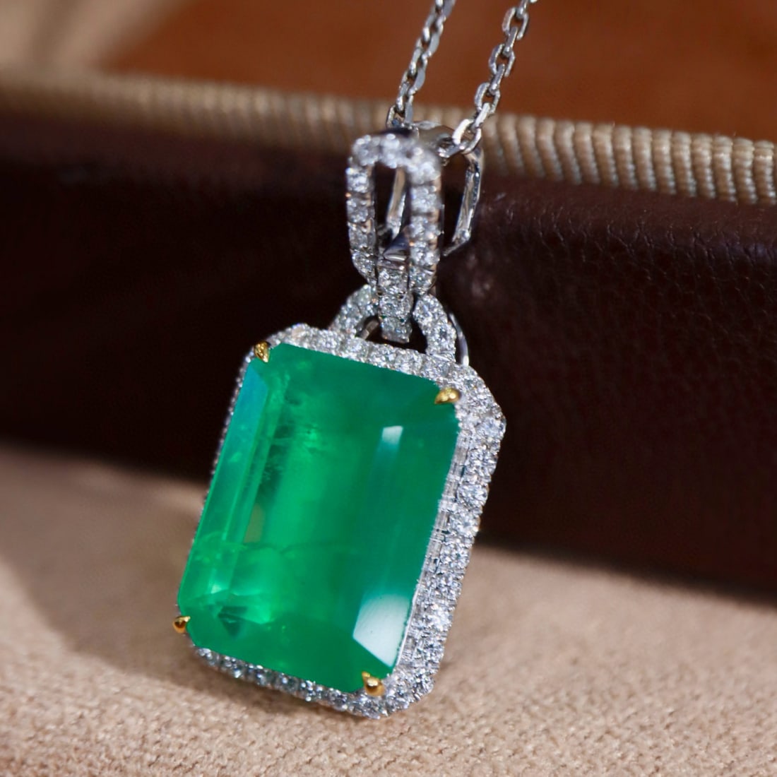 14k Gold 4.49 Ctw Natural Emerald & Diamond Pendant( Without Chain ) - 3