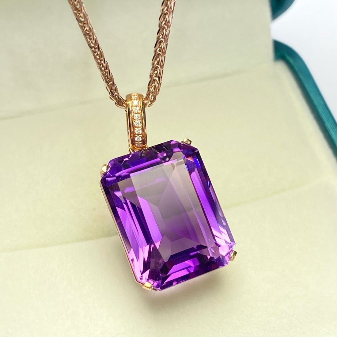 14k Gold 16.20 Ct Natural Amethyst & Diamond Pendant( Without Chain ): Ref:231083093 // gold content:14k gold // main gemstone:amethyst // shape:octagonal // carat weight:16. 20ct // color:purple // treatment:natural // // adjacent gemstone 2 : diamond // number of