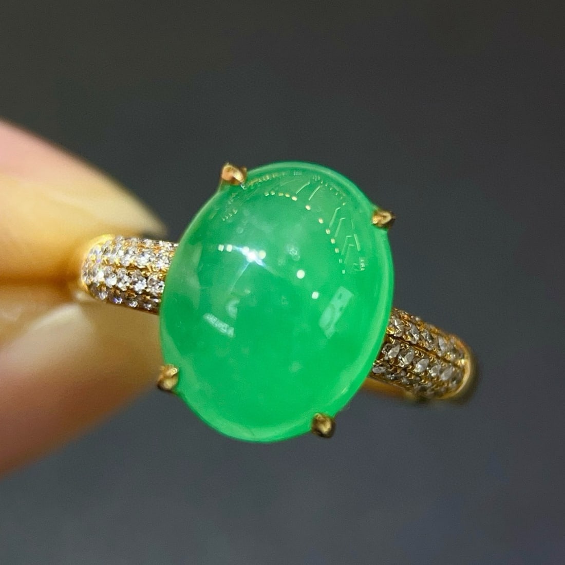 14k Gold 3.66 Ctw Natural Emerald & Diamond Ring: Ref:231083100 // gold content:14k gold // ring size:7. 25 us // // main gemstone:emerald // shape:oval // carat weight:3. 47ct // color:green // treatment:natural // // adjacent gemstone 2 : diamond