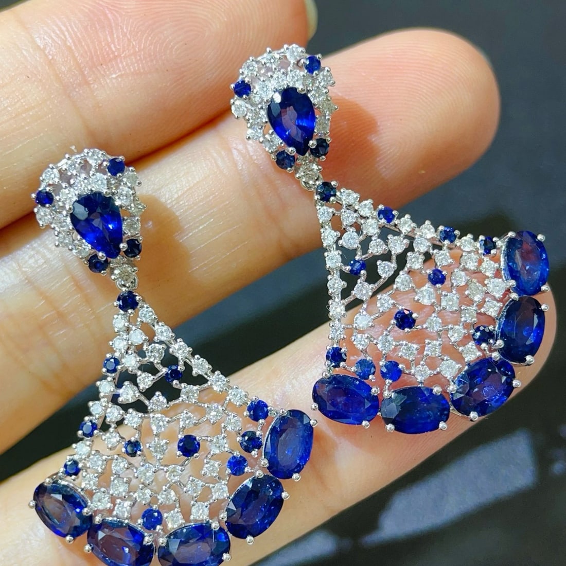 14k Gold 9.11 Ctw Natural Sapphire & Diamond Earrings: Ref:231083101 // gold content:14k gold // main gemstone:sapphire // shape:multiple // carat weight:7. 12ct // color:blue // treatment:natural // // adjacent gemstone 2 : diamond // shape:round //