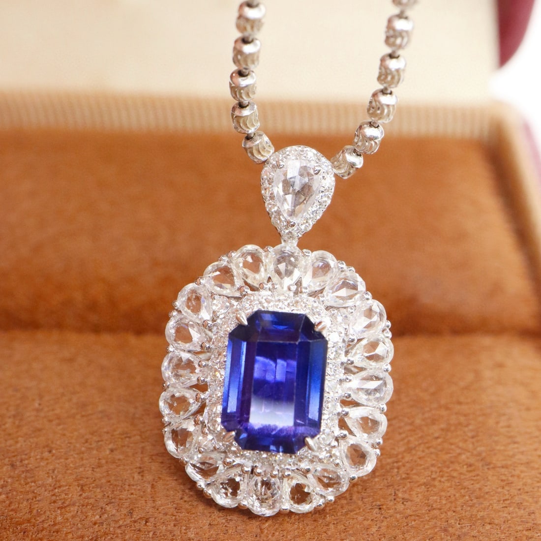 14k Gold 1.64 Ctw Natural Sapphire & Diamond Pendant( Without Chain ): Ref:231083103 // gold content:14k gold // main gemstone:sapphire // shape:octagonal // carat weight:1. 52ct // color:blue // treatment:natural // // adjacent gemstone 2 : diamond // shape:round //