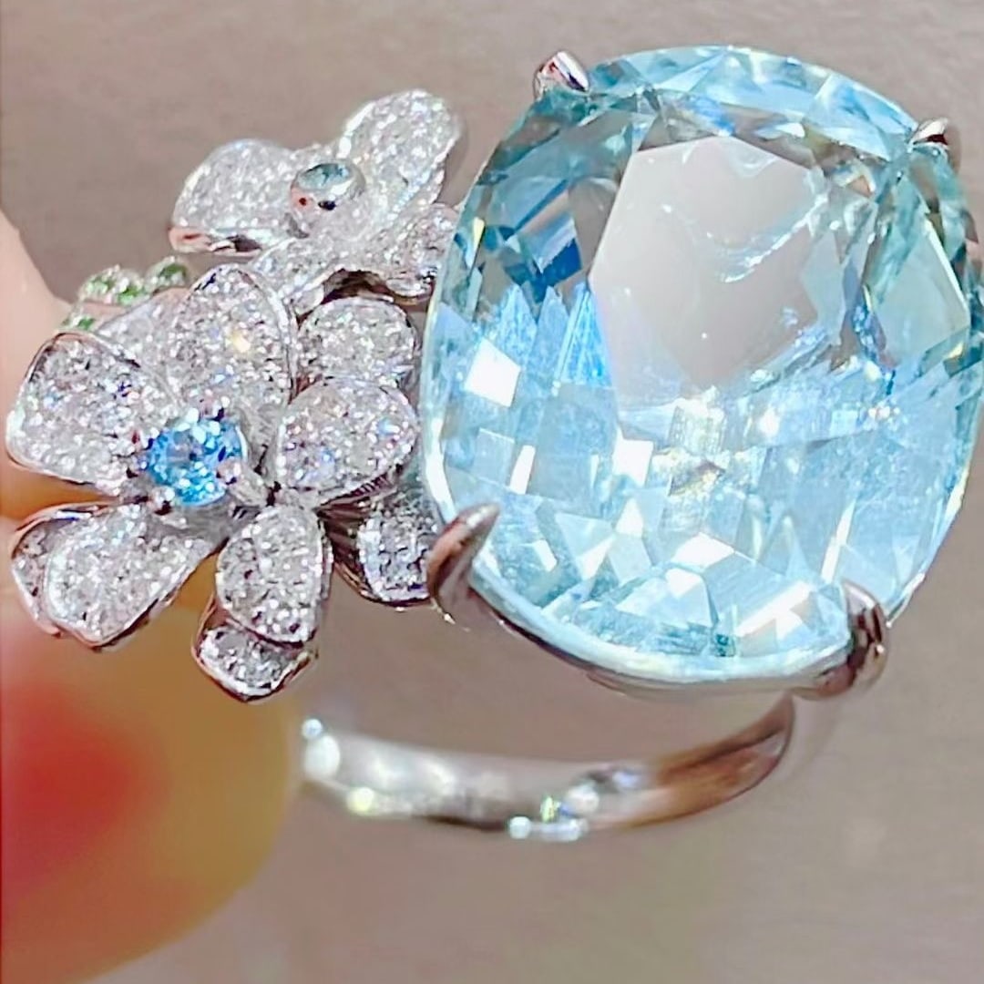 14k Gold 12.3 Ct Natural Aquamarine & Diamond Ring - 4