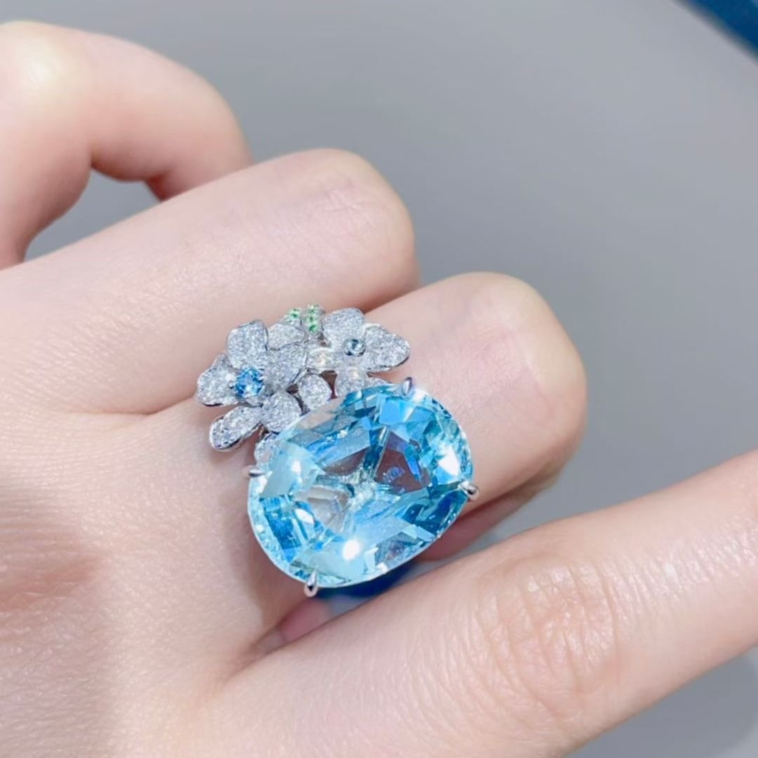 14k Gold 12.3 Ct Natural Aquamarine & Diamond Ring - 6