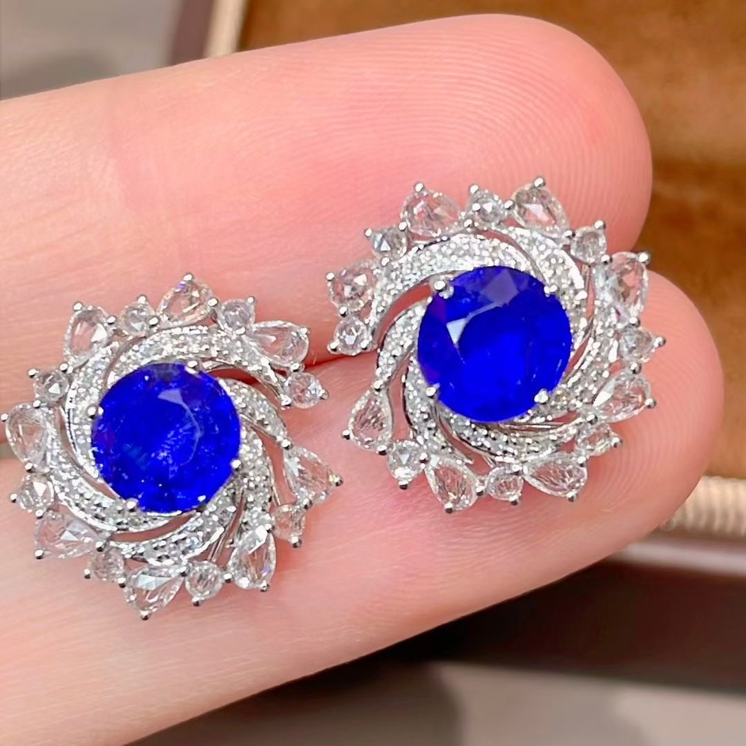 14k Gold 2.52 Ct Natural Sapphire & Diamond & Sapphire Earrings: Ref:231083147 // gold content:14k gold // main gemstone:sapphire // shape:round // carat weight:2. 52ct // color:royal blue // treatment:natural // cut grade:g // // adjacent gemstone 2 : diamond //