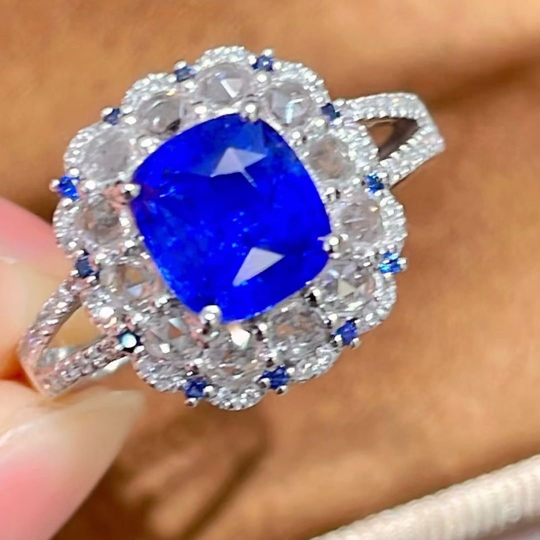 14k Gold 1.7 Ct Natural Sapphire & Diamond & Sapphire Ring - 5