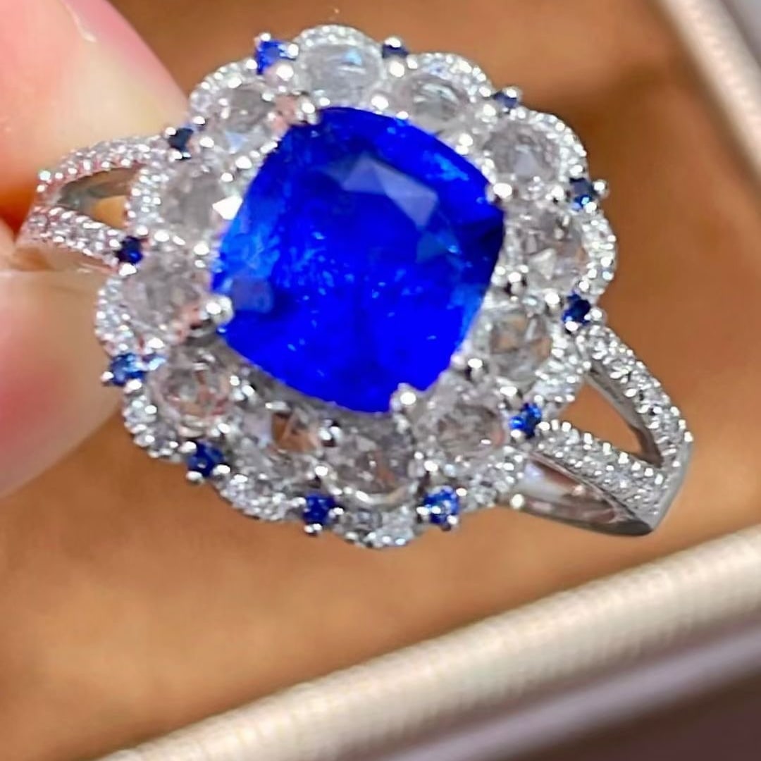 14k Gold 1.7 Ct Natural Sapphire & Diamond & Sapphire Ring - 6