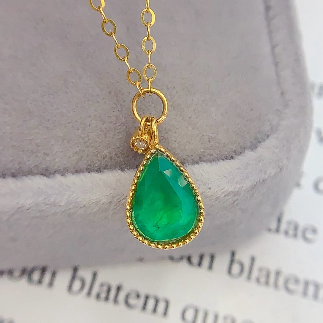 14k Gold 1.4 Ct Vivid Green Natural Emerald & Diamond Necklace - 2