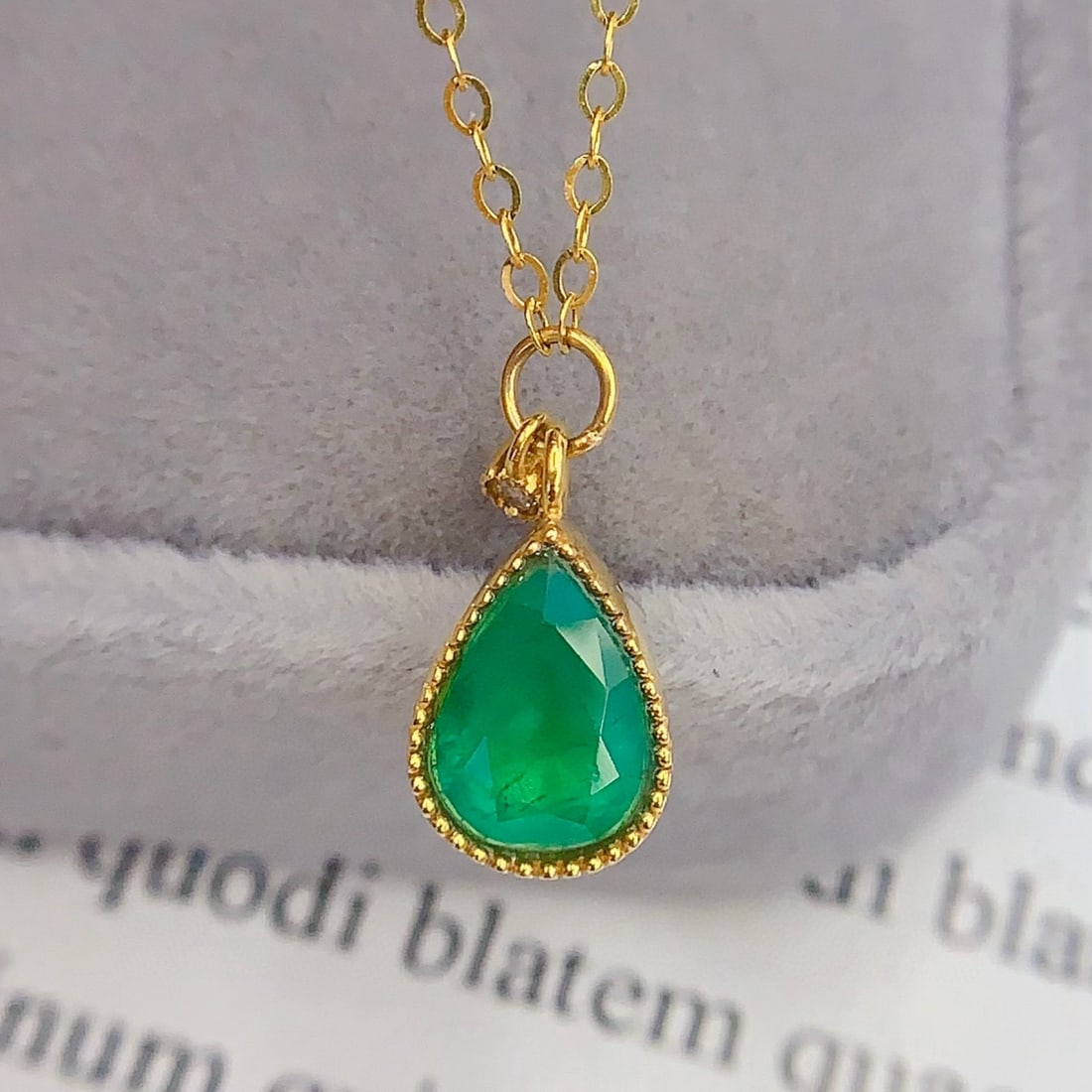 14k Gold 1.4 Ct Vivid Green Natural Emerald & Diamond Necklace - 3