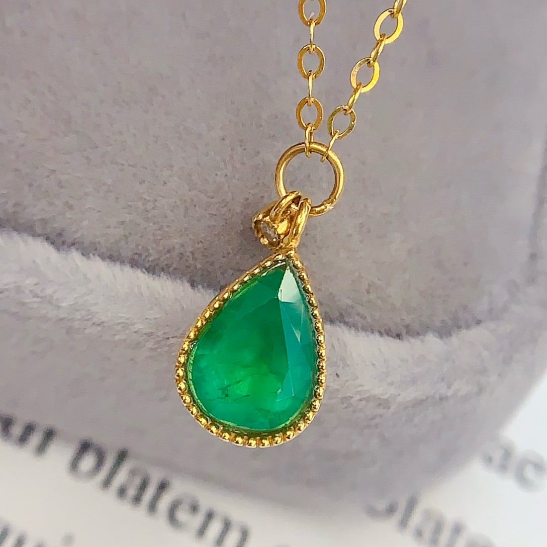14k Gold 1.4 Ct Vivid Green Natural Emerald & Diamond Necklace - 6