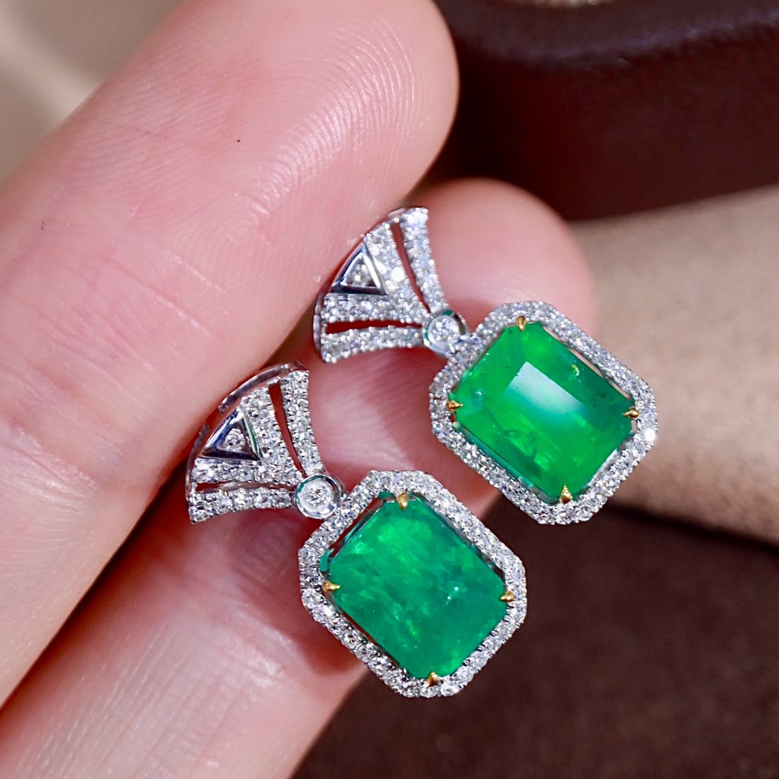 14k Gold 3.61 Ctw Vivid Green Natural Emerald & Diamond Earrings - 5