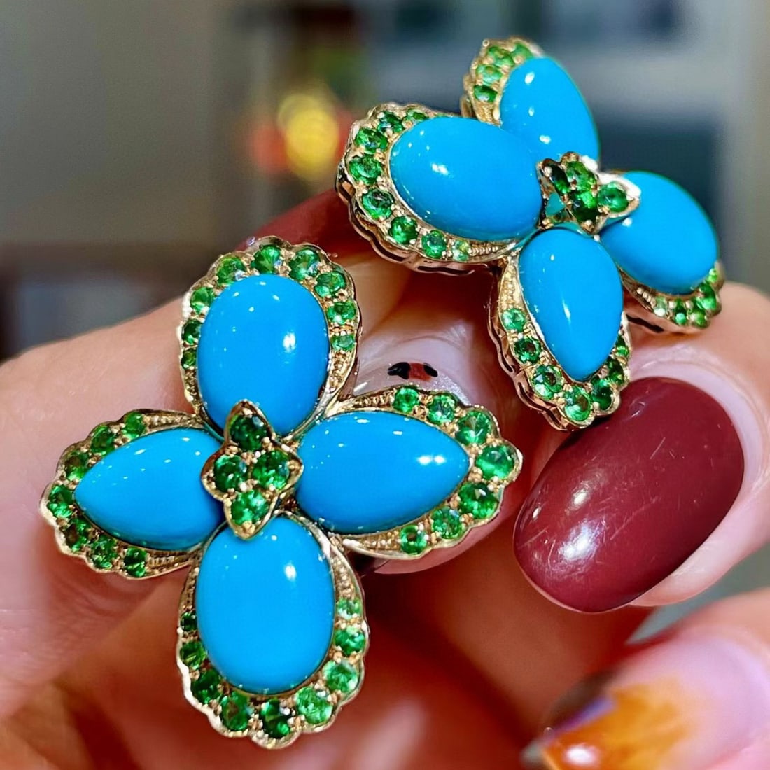 14k Gold 14.11 Ctw Natural Blue Turquoise & Tsavorite Earrings: Ref:231083207 // gold content:14k gold // main gemstone:blue turquoise // shape:multiple // carat weight:11. 96ct // color:blue // treatment:natural // // adjacent gemstone 2 : tsavorite //