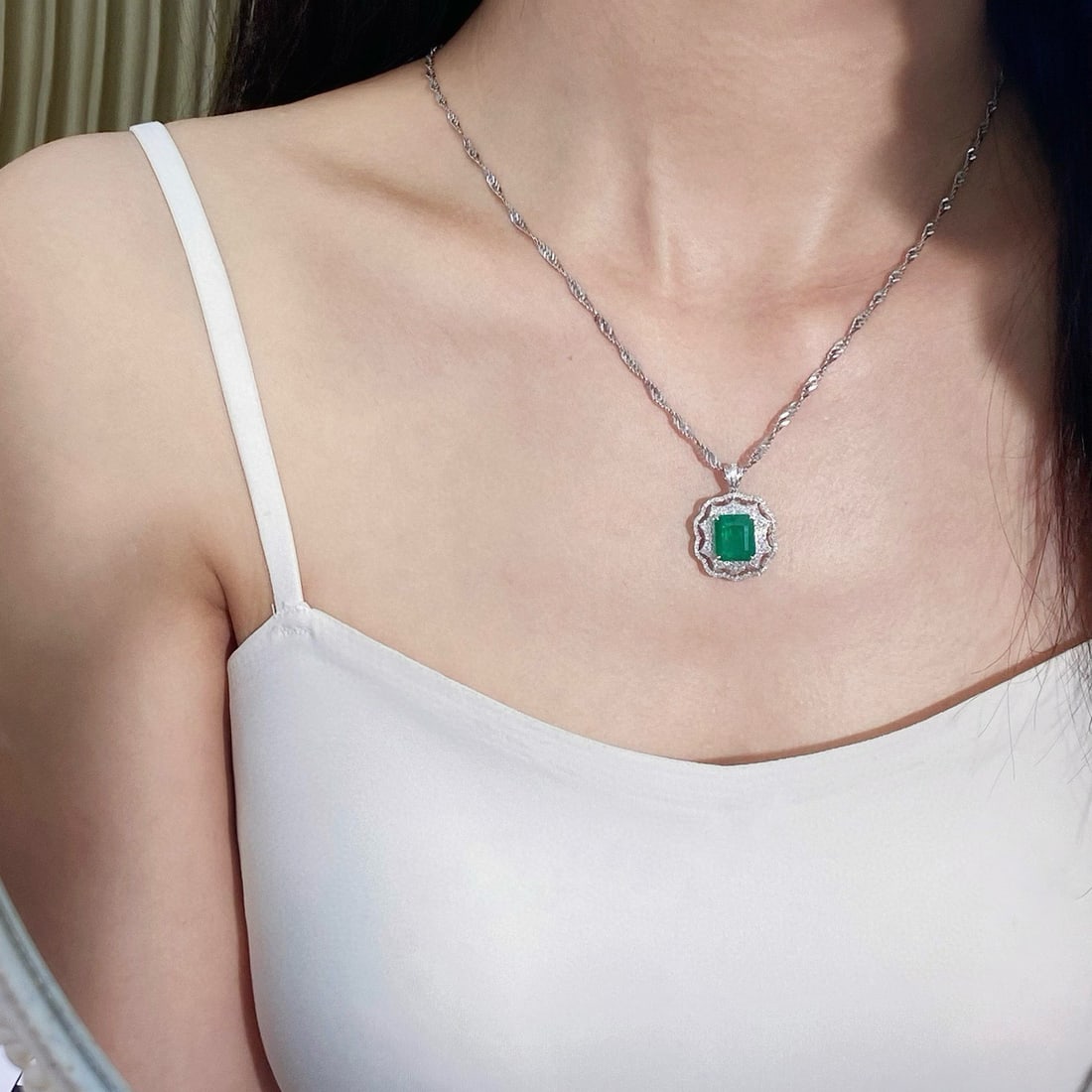 14k Gold 4.79 Ctw Natural Emerald & Diamond Pendant( Without Chain ) - 7