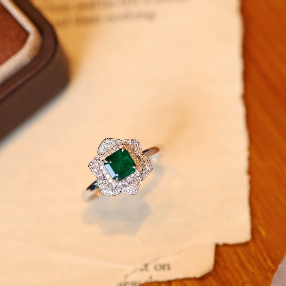 14k Gold 1.01 Ctw Vivid Green Natural Emerald & Diamond Ring - 6
