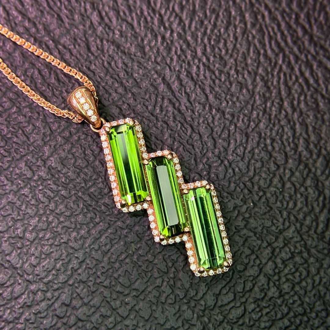 14k Gold 3.38 Ct Natural Tourmaline & Diamond Pendant( Without Chain ): Ref:231084045 // gold content:14k gold // main gemstone:tourmaline // shape:octagonal // carat weight:3. 38ct // color:green // treatment:natural // // adjacent gemstone 2 : diamond // number of