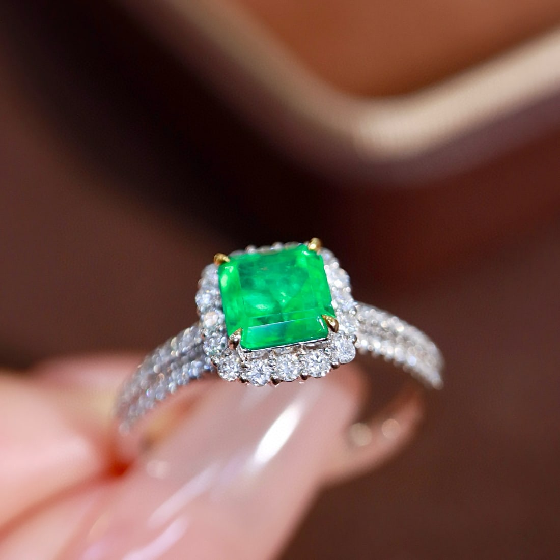 14k Gold 1.13 Ctw Vivid Green Natural Emerald & Diamond Ring - 8