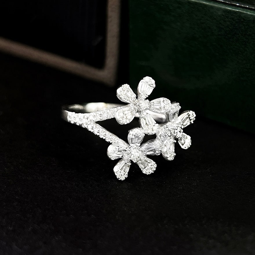 14k Gold 0.5 Ct Natural H Diamond Ring: Ref:231084077 // gold content:14k gold // ring size:7. 25us // // main gemstone:diamond // shape:multiple // carat weight:0. 5ct // clarity grade:vs-si // color:h // treatment:natural // Condition:
