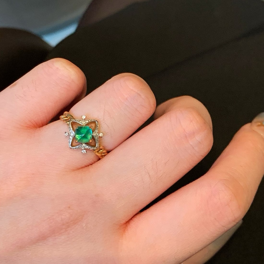 14k Gold 0.8 Ct Natural Emerald & Diamond Ring - 4