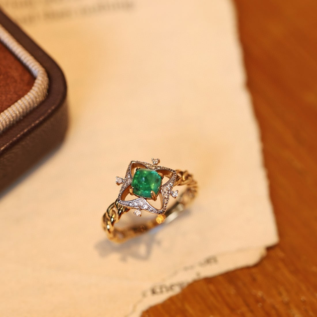 14k Gold 0.8 Ct Natural Emerald & Diamond Ring - 5