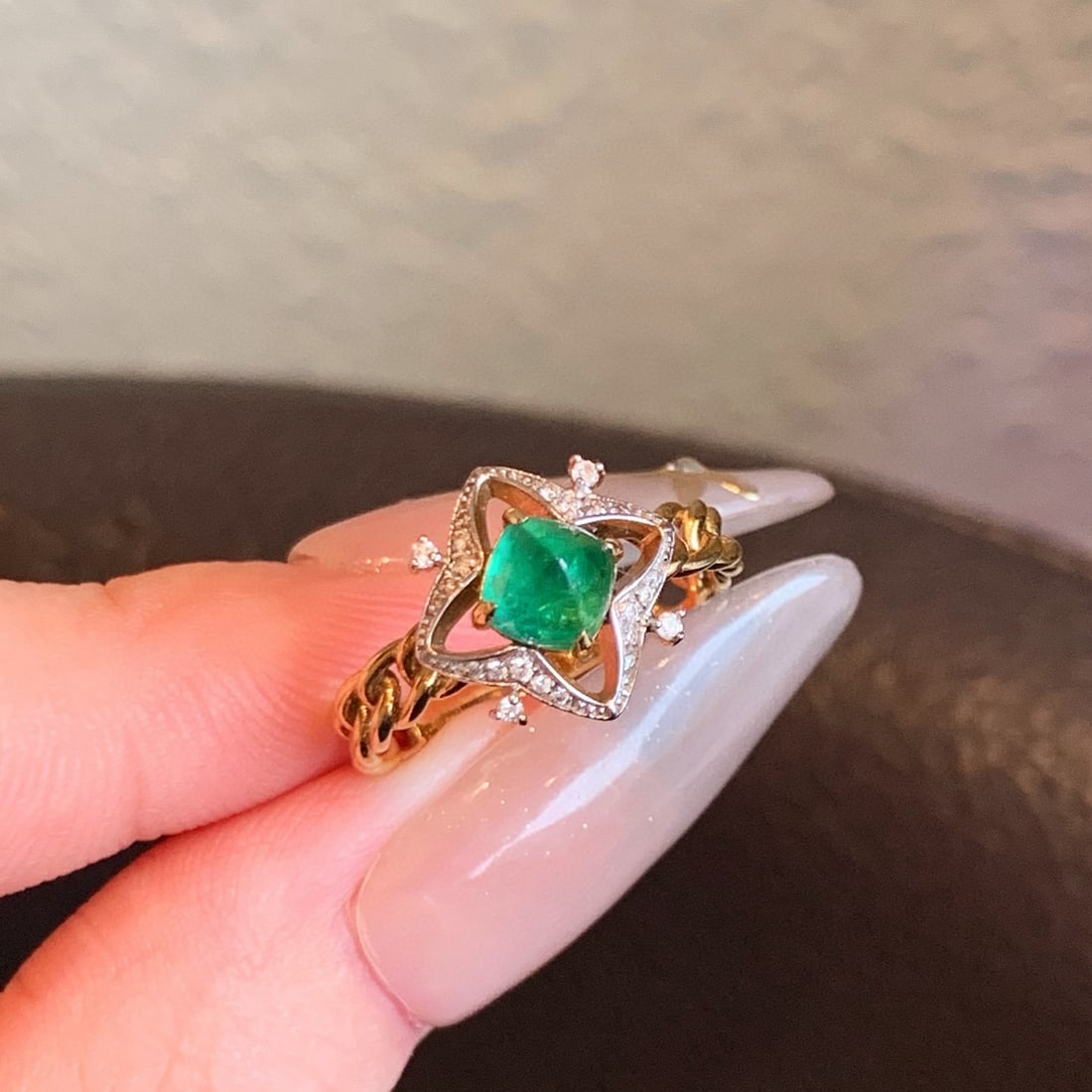 14k Gold 0.8 Ct Natural Emerald & Diamond Ring - 6