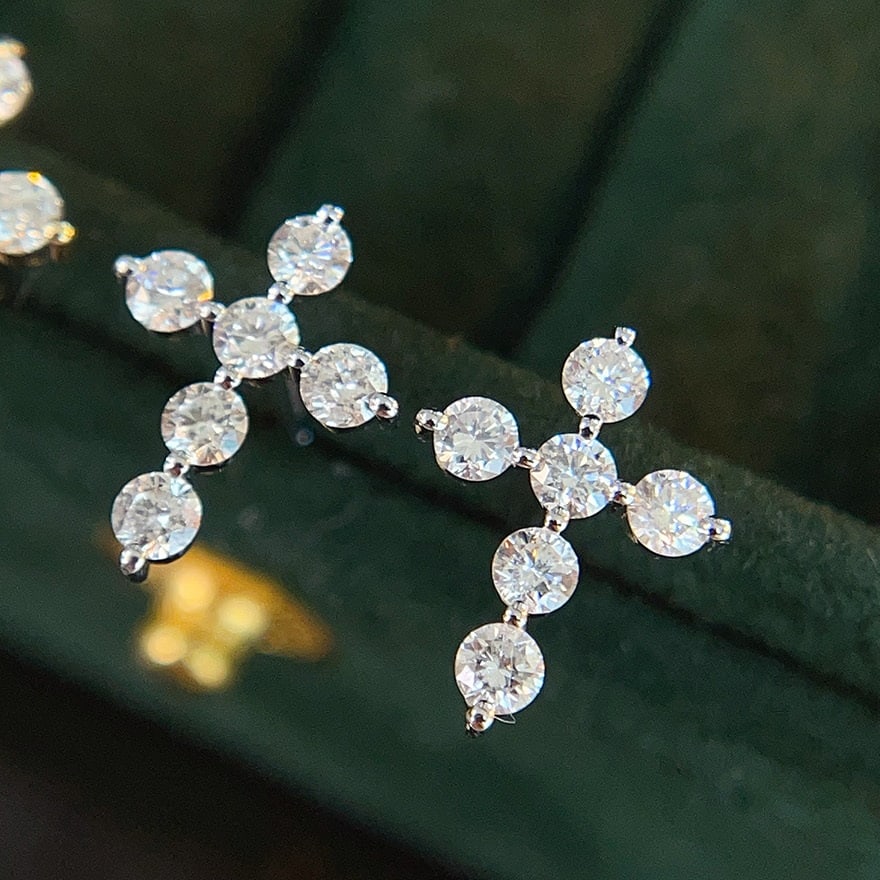 14k Gold 0.4 Ct Natural H Diamond Earrings: Ref:231084106 // gold content:14k gold // main gemstone:diamond // shape:round // carat weight:0. 4ct // clarity grade:vs-si // color:h // treatment:natural // cut grade:g // Condition: New Low