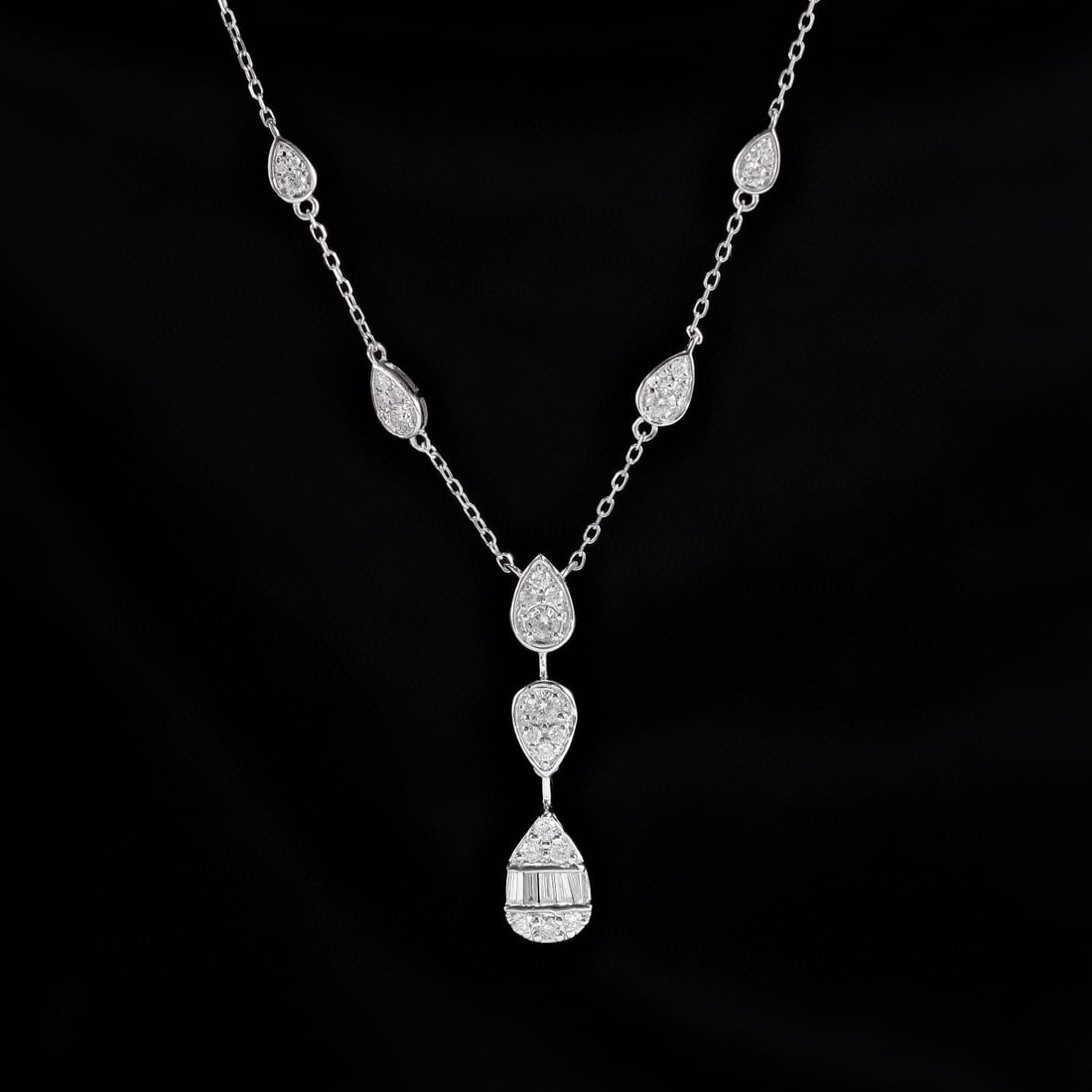 14k Gold 0.72 Ct Natural H Diamond Necklace: Ref:231084119 // gold content:14k gold // main gemstone:diamond // shape:multiple // carat weight:0. 72ct // clarity grade:vs-si // color:h // treatment:natural // Condition: New Low Estimate: