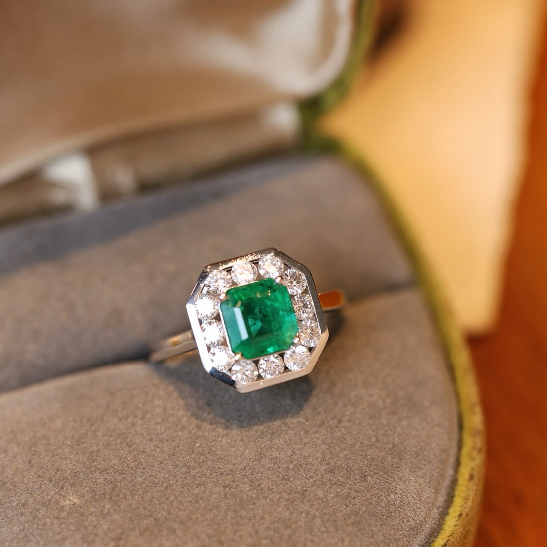 14k Gold 2.07 Ctw Vivid Green Natural Emerald & Diamond Ring: Ref:231084143 // gold content:14k gold // ring size:7. 25us // // main gemstone:emerald // shape:octagonal // carat weight:1. 29ct // color:vivid green // treatment:natural // // adjacent gemstone 2
