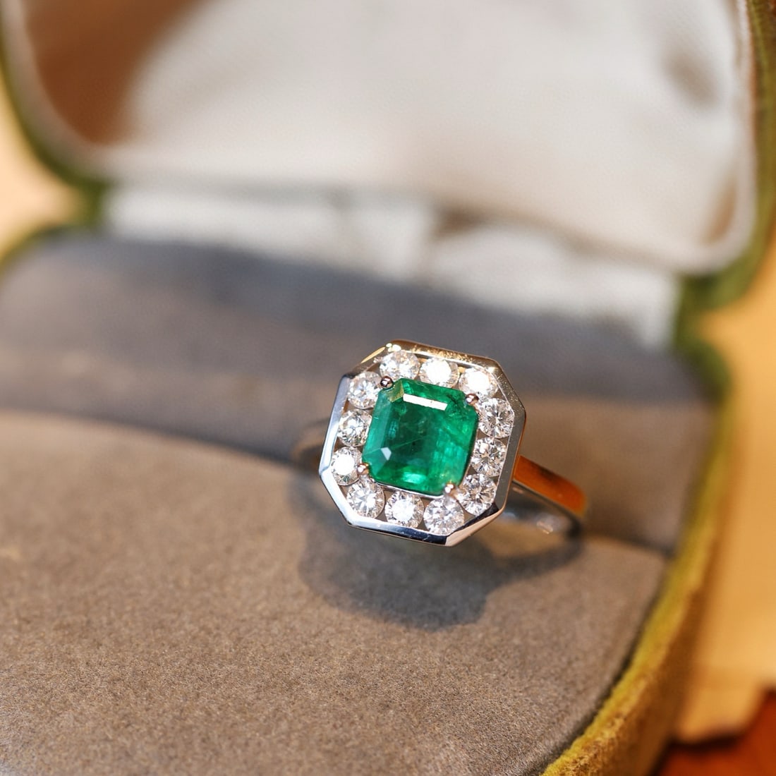 14k Gold 2.07 Ctw Vivid Green Natural Emerald & Diamond Ring - 2