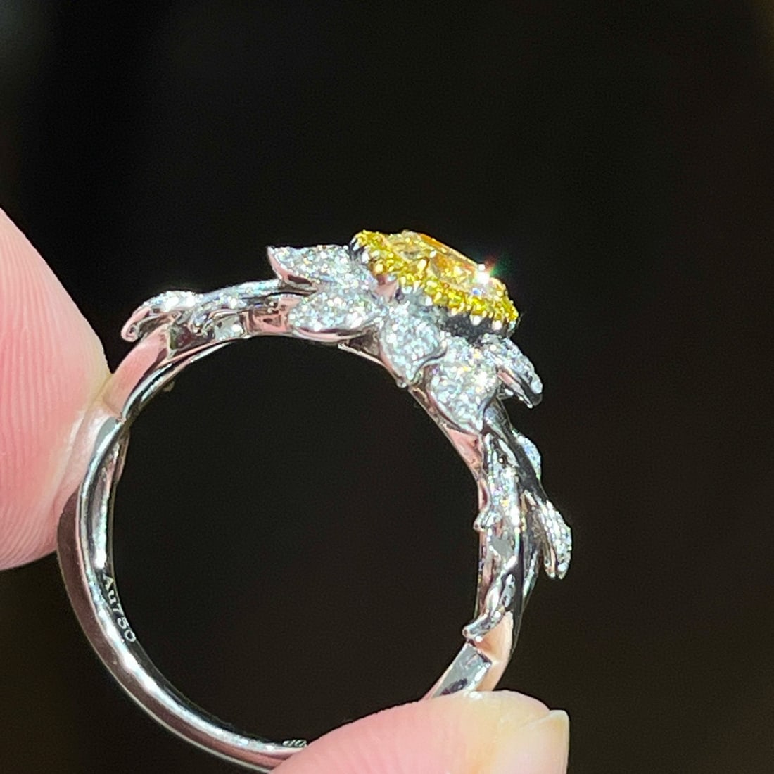 14k Gold 0.51 Ct Natural Yellow Diamond & Diamond Ring - 4