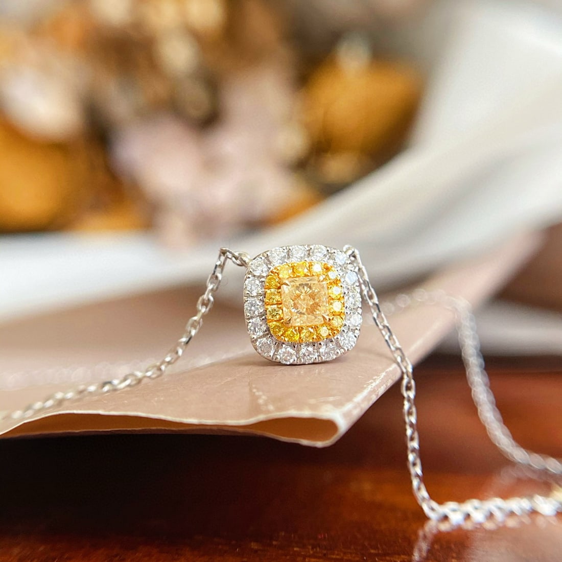 14k Gold 0.32 Ctw Natural Yellow Diamond & Diamond Necklace: Ref:231084204 // gold content:14k gold // main gemstone:yellow diamond // shape:cushion // carat weight:0. 20ct // color:yellow // treatment:natural // // adjacent gemstone 2 : diamond // shape:round