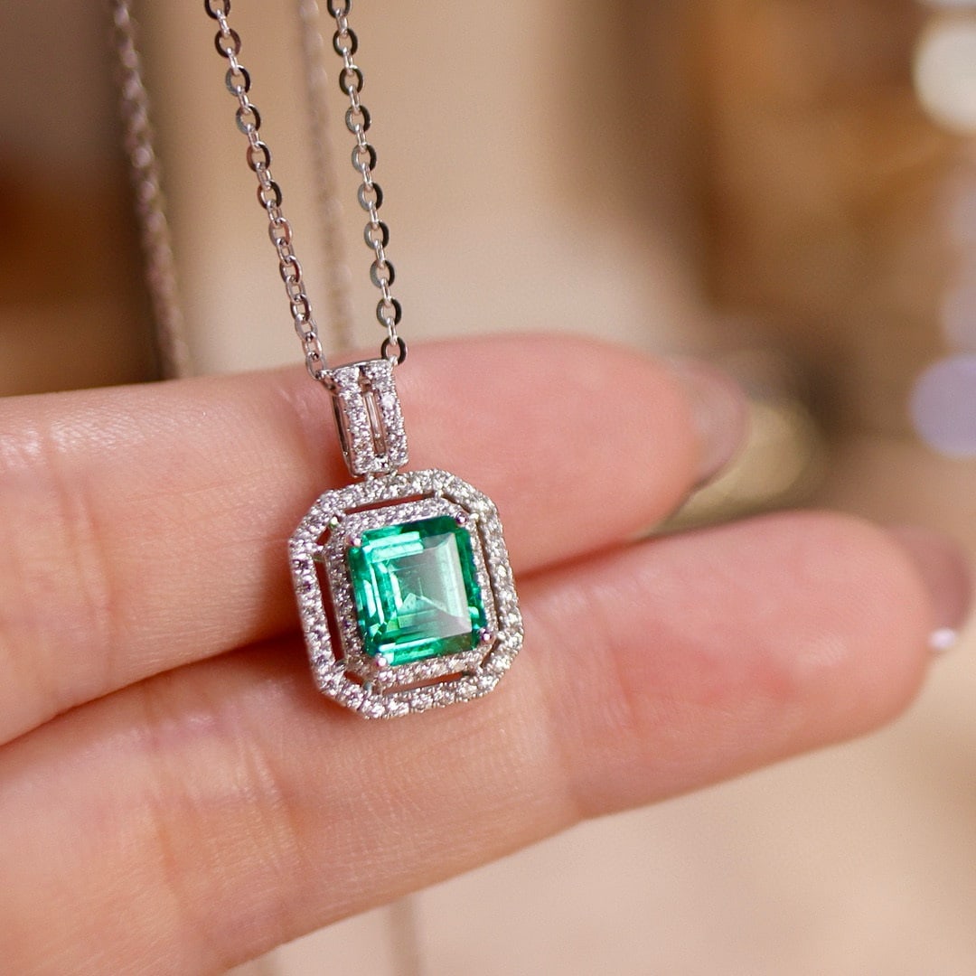 14k Gold 2.11 Ctw Natural Emerald & Diamond Necklace - 2