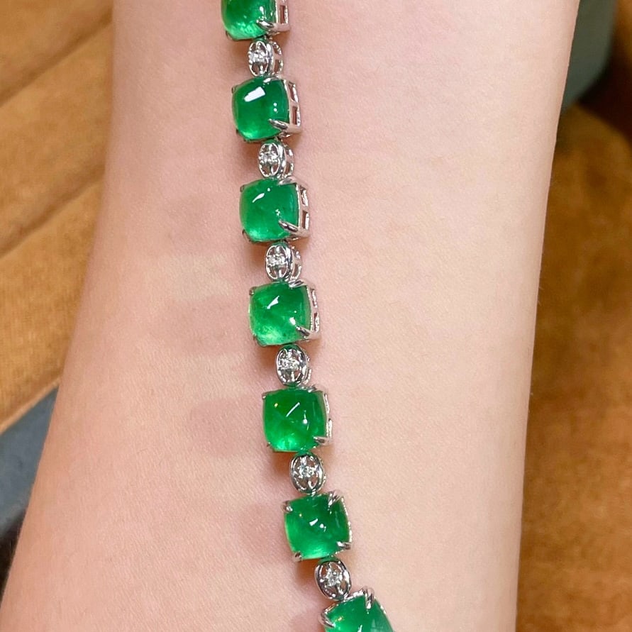 14k Gold 6.68 Ct Vivid Green Natural Emerald & Diamond Bracelet - 3