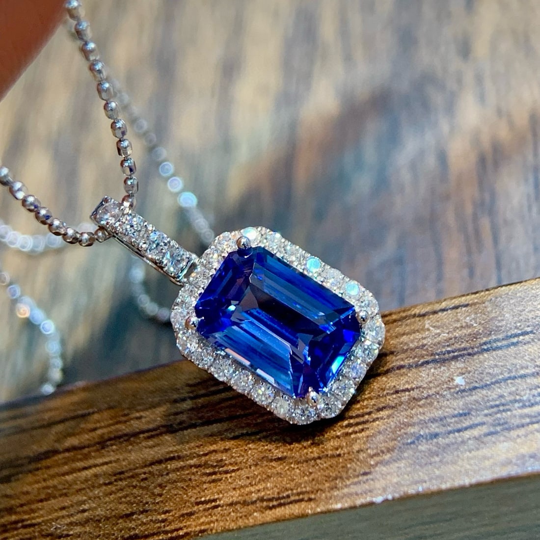 14k Gold 2.20 Ctw Natural Sapphire & Diamond Pendant( Without Chain ): Ref:231084215 // gold content:14k gold // main gemstone:sapphire // shape:octagonal // carat weight:2ct // color:blue // treatment:natural // // adjacent gemstone 2 : diamond // shape:round // carat