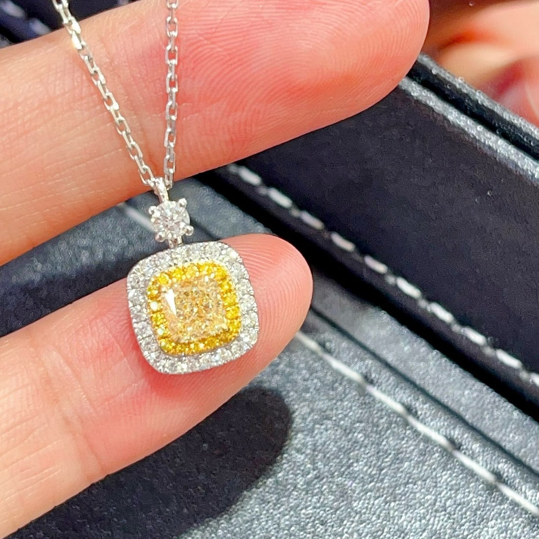 14k Gold 0.81 Ctw Natural Yellow Diamond & Diamond Necklace: Ref:231084223 // gold content:14k gold // main gemstone:yellow diamond // shape:cushion // carat weight:0. 53ct // color:yellow // treatment:natural // // adjacent gemstone 2 : diamond // shape:round