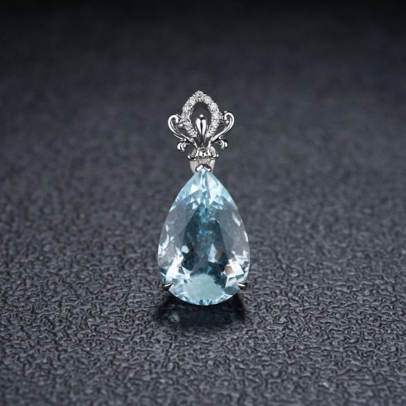 14k Gold 5.9 Ct Natural Aquamarine & Diamond Pendant( Without Chain ): Ref:231084232 // gold content:14k gold // main gemstone:aquamarine // shape:pear // carat weight:5. 9ct // color:santa maria color // treatment:natural // // adjacent gemstone 2 : diamond //