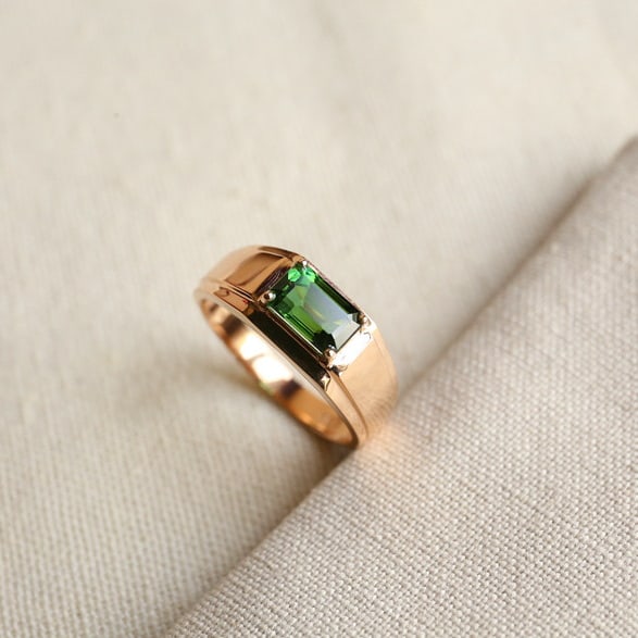 14k Gold 1.5 Ct Natural Tourmaline & Men¡¯s Ring: Ref:231084242 // gold content:14k gold // ring size:8us // // main gemstone:tourmaline // shape:octagonal // carat weight:1. 5ct // color:green // treatment:natural // Condition: New Low Estimate: 310