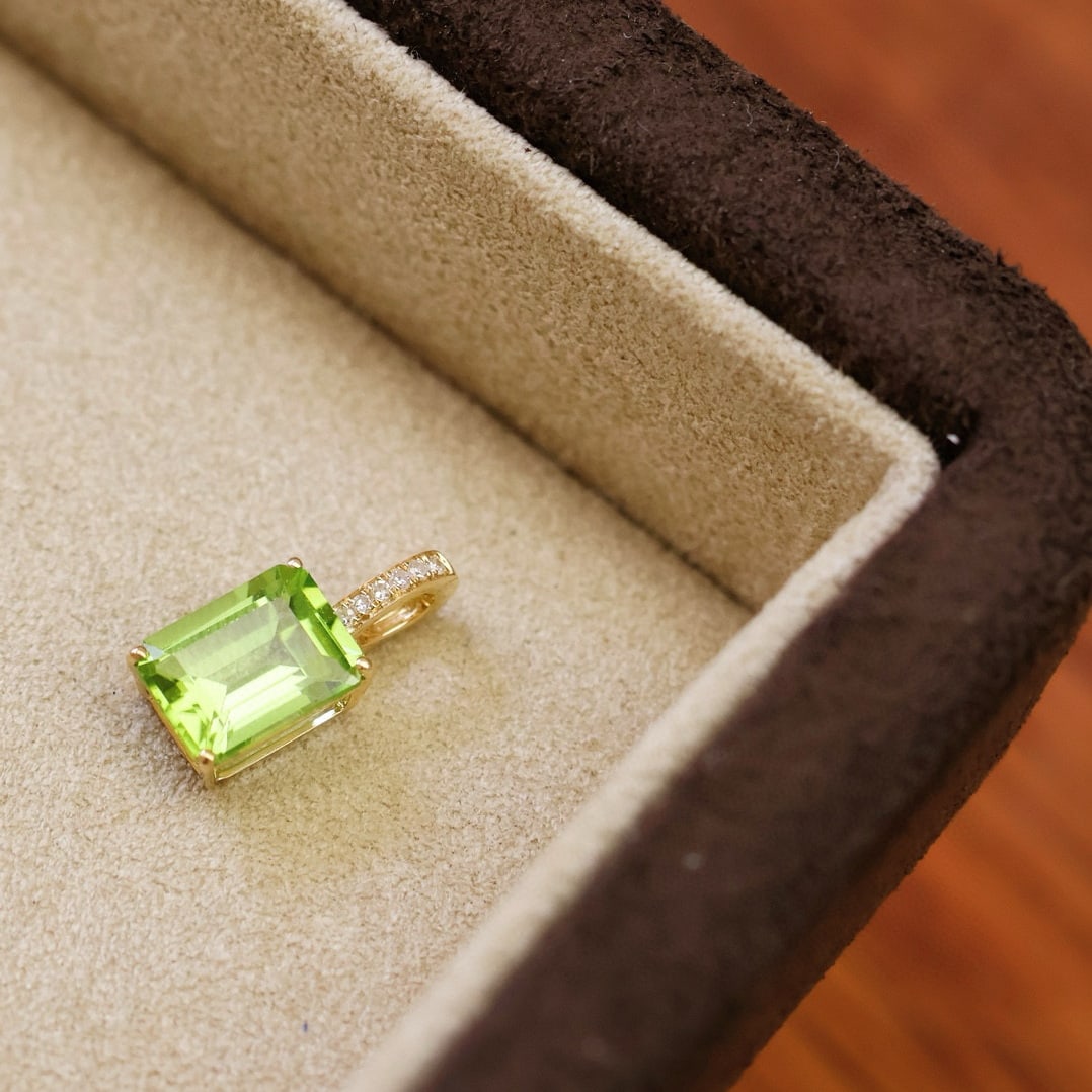 14k Gold 1.4 Ct Natural Peridot & Diamond Pendant( Without Chain ) - 3