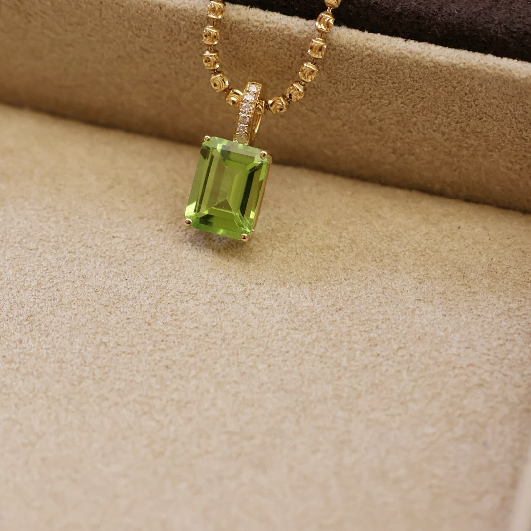 14k Gold 1.4 Ct Natural Peridot & Diamond Pendant( Without Chain ) - 6