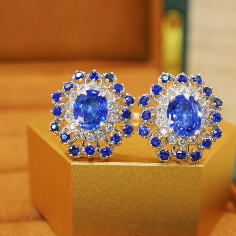 14k Gold 1.88 Ctw Natural Sapphire & Diamond Earrings: Ref:231084295 // gold content:14k gold // main gemstone:sapphire // shape:oval // carat weight:1. 60ct // color:cornflower blue // treatment:natural // // adjacent gemstone 2 : diamond // number of