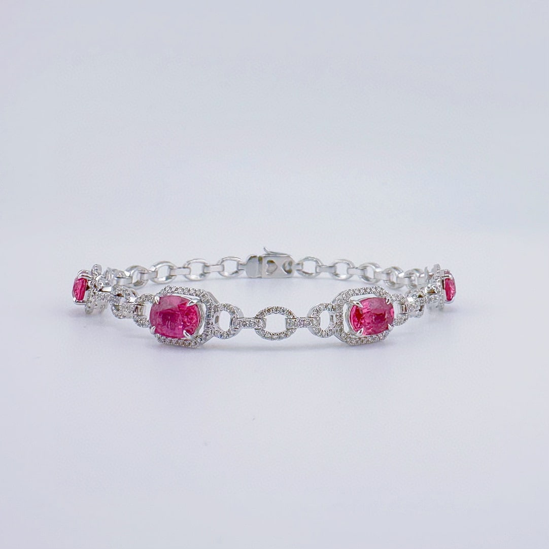 14k Gold 5.22 Ctw Natural Ruby & Diamond Bracelet: Ref:231084307 // gold content:14k gold // main gemstone:ruby // shape:oval // carat weight:4. 50ct // color:red // treatment:natural // // adjacent gemstone 2 : diamond // shape:round // carat