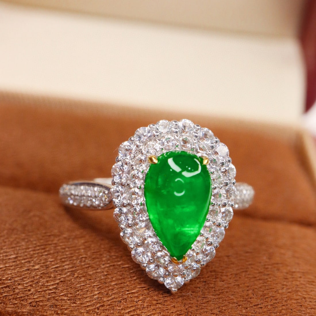 14k Gold 1.39 Ct Vivid Green Natural Emerald & Diamond Ring - 3